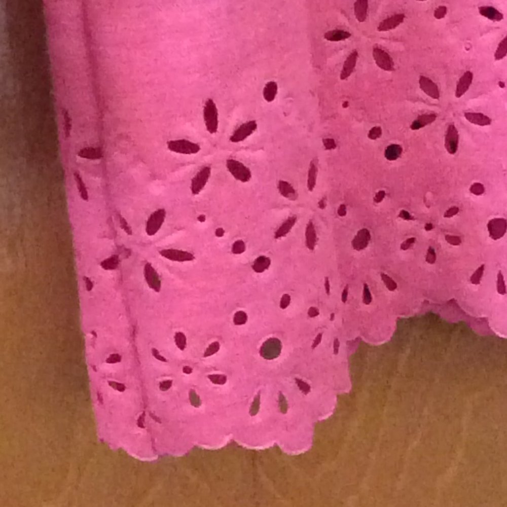 "Snowflake" Design Peach Top - Picture 2 of 10